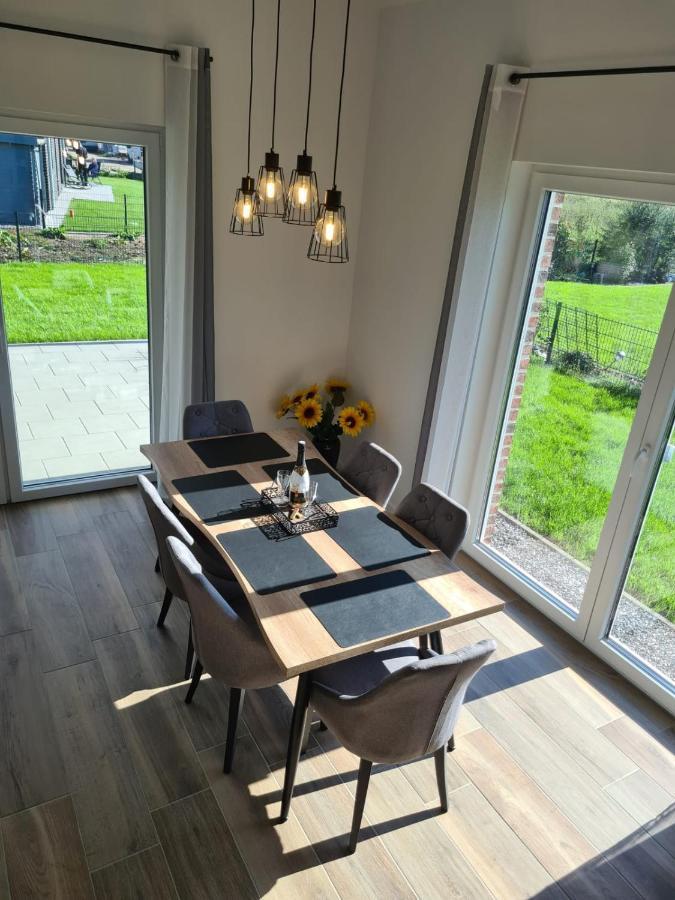Haus Kuestenbrise - Urlaub Mit Hund An Der Kueste Mit Eigenen Garten, Sauna Und Gemuetlichen Kaminfeuer Schweiburg Exteriér fotografie